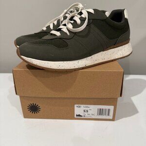 UGG women shoes / Hunter Green and white / Size 9.5